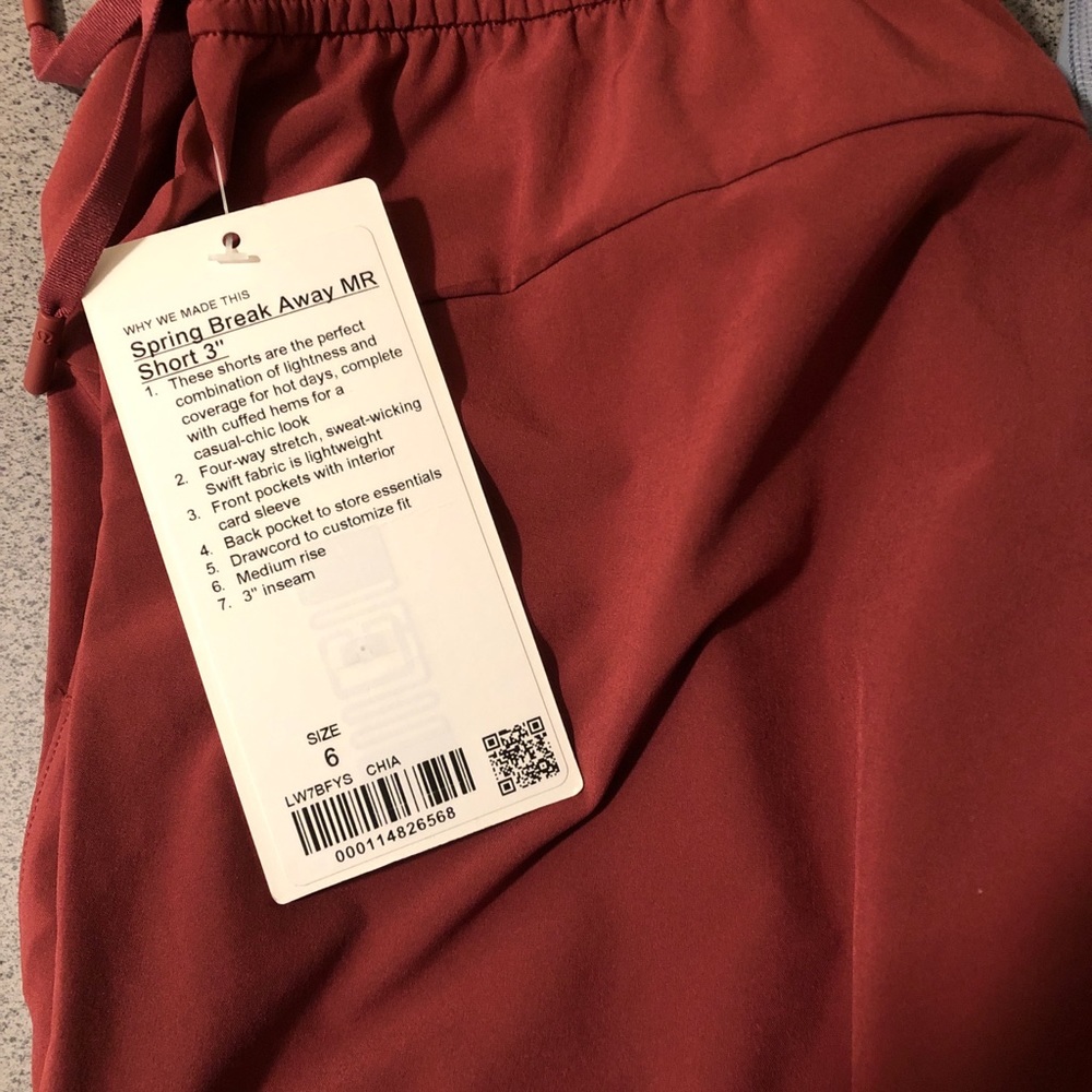 NWT Lululemon Spring Break Away Shorts - Picture 2 of 2